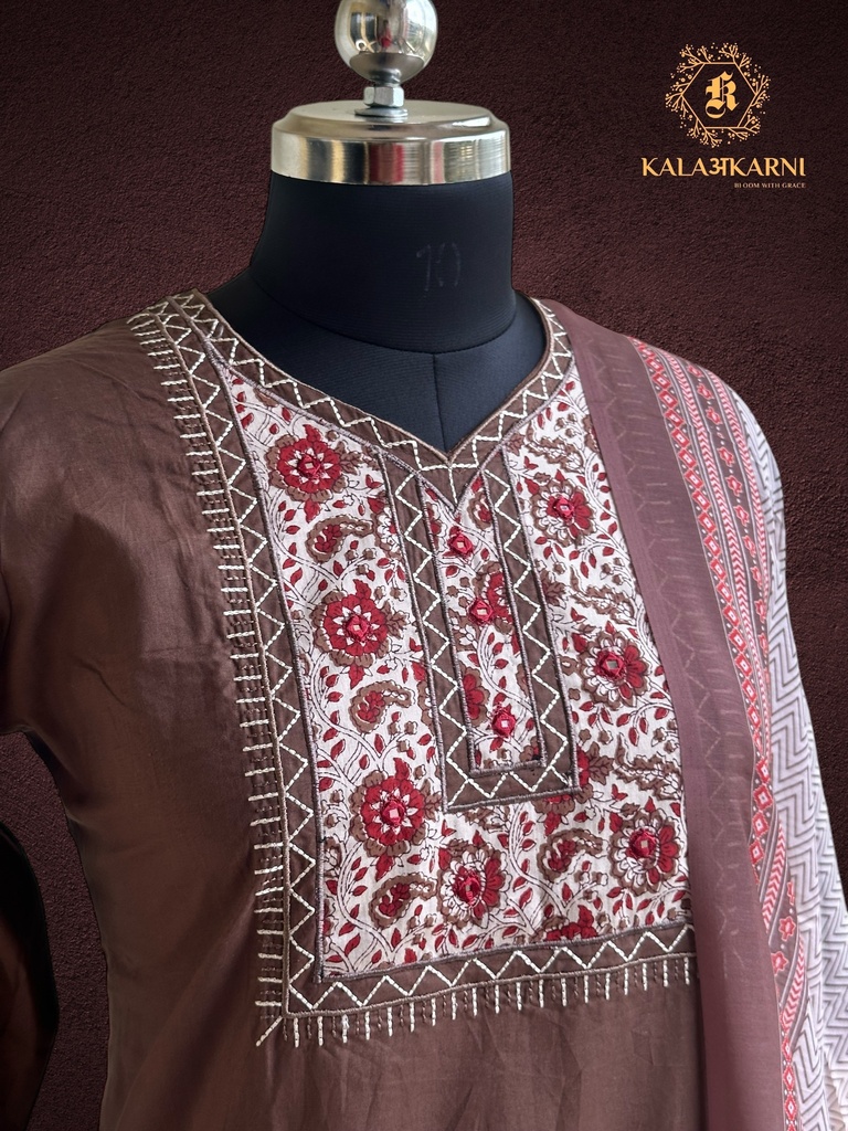 Hand Embroidery V-Neck | Pure Organza Silk | Suit set with Pants | Ivory